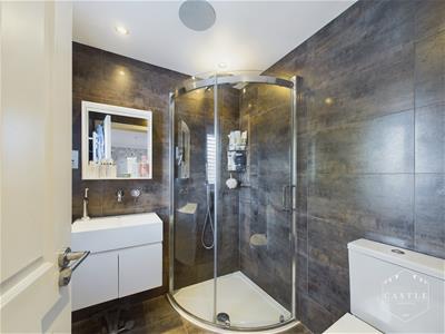 ENSUITE SHOWER ROOM